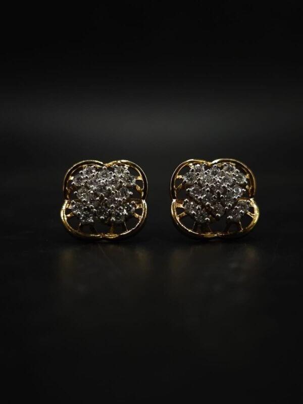 Women's Stud Earring Floral Cluster Shape In 925 Sterling Silver.