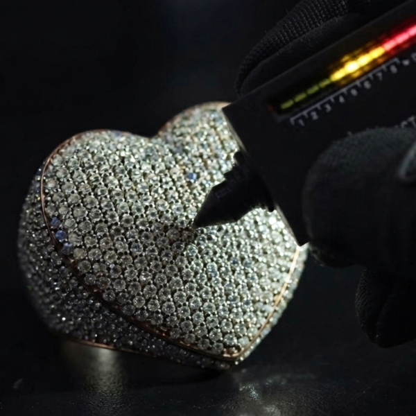 Women's Wear Pave Heart Moissanite Ring