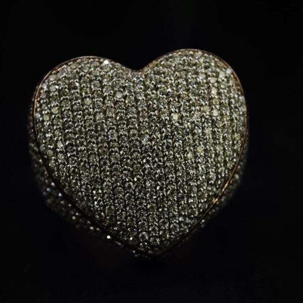 Women's Wear Pave Heart Moissanite Ring